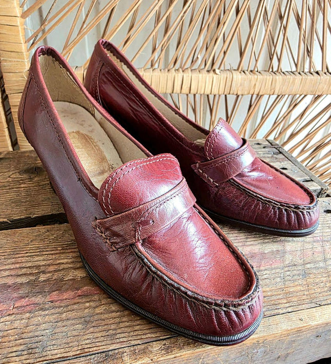 Vintage 70s Deadstock Brand New Serino Brogue Slip on Shoes - Yatva