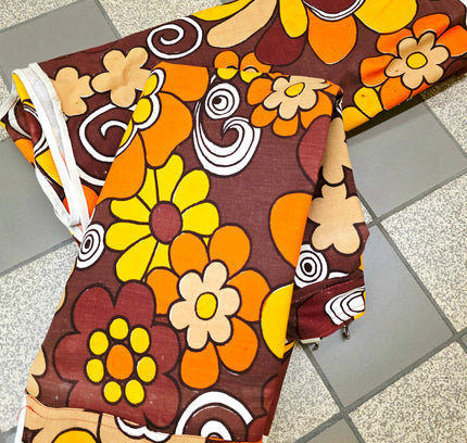 Vintage 70s "Flower Power" Sun Lounger Cover – Retro Psychedelic Floral (pair) - Yatva