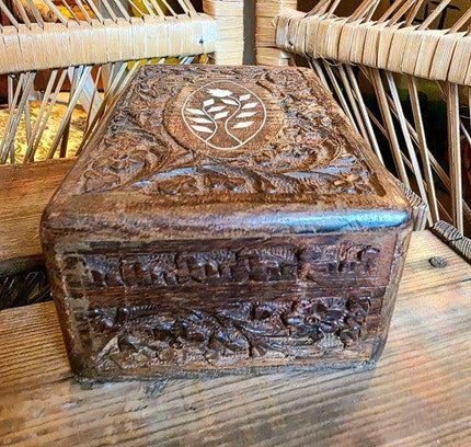 Vintage 70's Hand Carved Wooden Box - Yatva