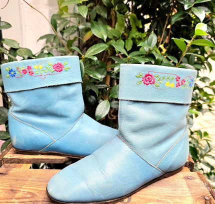 Vintage 70's Italian Floral Embroidery Ankle Boots - Yatva