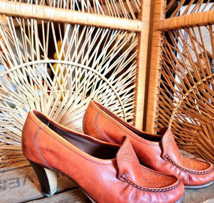 Vintage 70s Jen Leather Heeled Loafer Shoes - Yatva