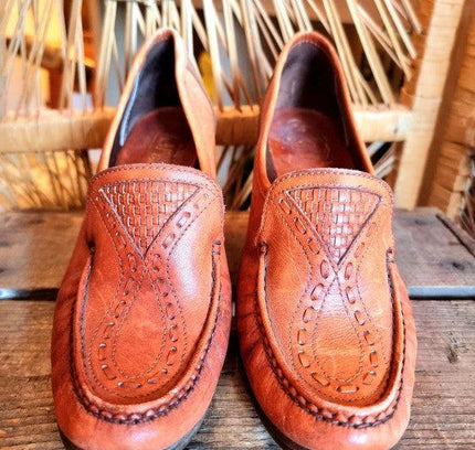 Vintage 70s Jen Leather Heeled Loafer Shoes - Yatva