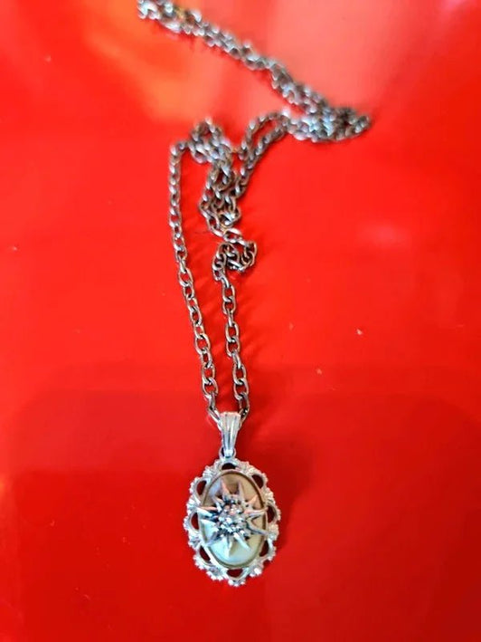 Vintage 70's Necklace - Yatva