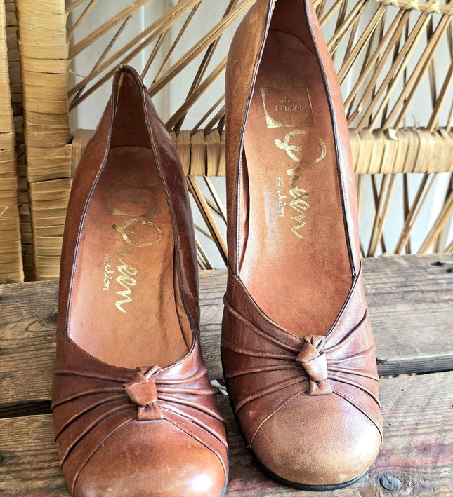 Vintage 70s Queen Fashion Shoes - Yatva