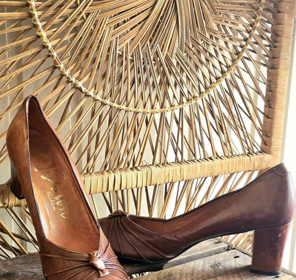 Vintage 70s Queen Fashion Shoes - Yatva