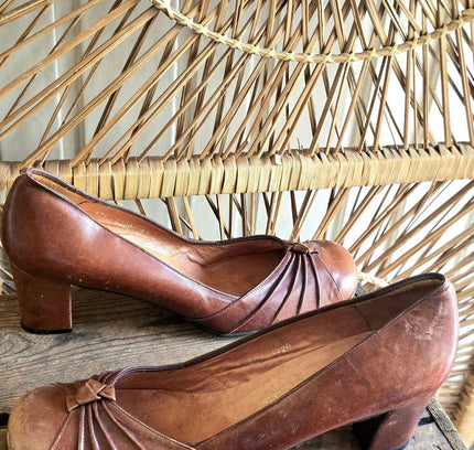 Vintage 70s Queen Fashion Shoes - Yatva
