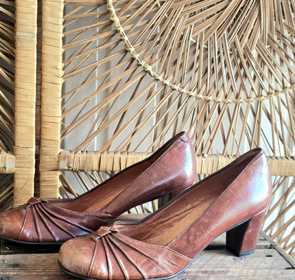 Vintage 70s Queen Fashion Shoes - Yatva