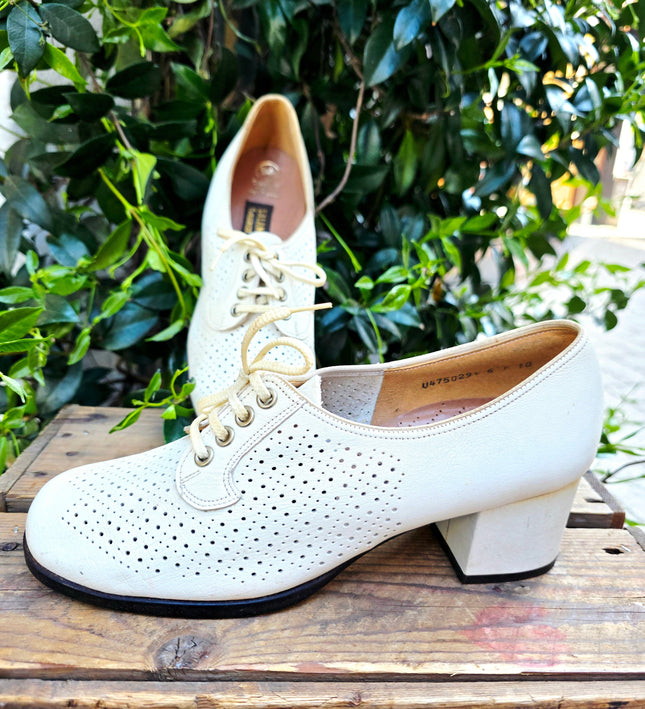 Vintage 70s Salamander Leather Brogue Oxfords Heel Shoes - Yatva