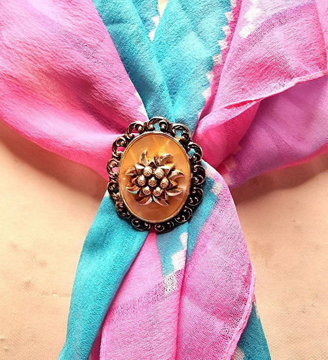 Vintage 70s Scarf Ring Holder - Yatva