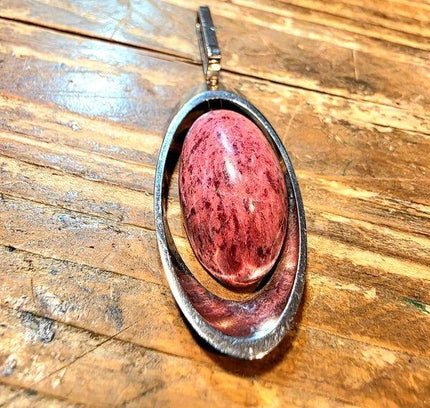 Vintage 70's Thulite Pendant - Yatva
