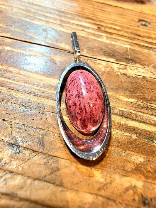 Vintage 70's Thulite Pendant - Yatva
