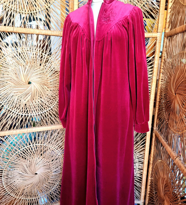 Vintage 70's Triumph Towel Robe Dressing Coat - Yatva