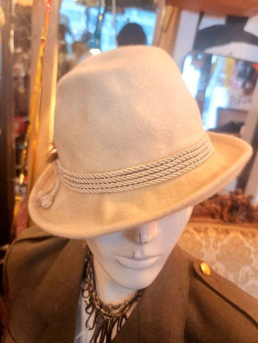 Vintage 70's Unisex Beige Feather Hat - Yatva