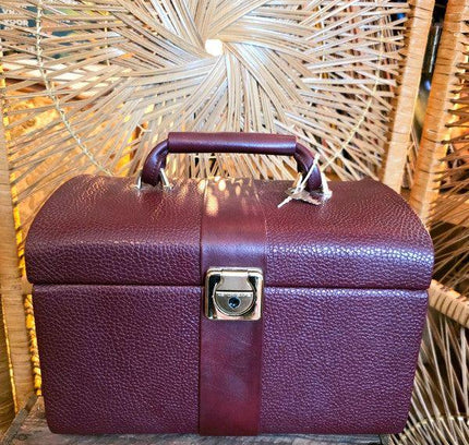 Vintage 70's Vanity Case with Key - Yatva