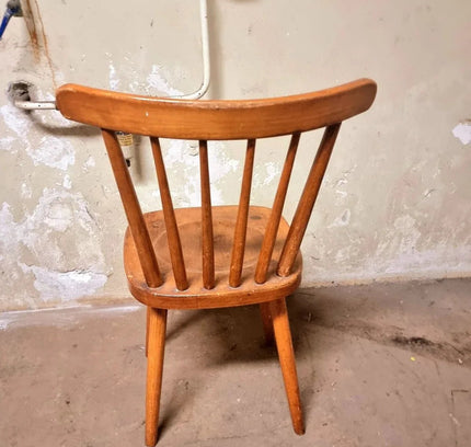 Vintage 70s Wooden Chair - Yatva