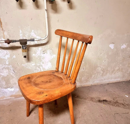 Vintage 70s Wooden Chair - Yatva