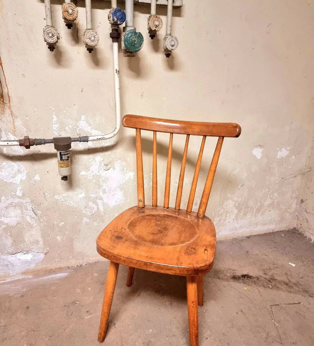 Vintage 70s Wooden Chair - Yatva