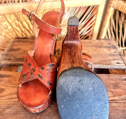 Vintage 70s Wooden Heels - Yatva