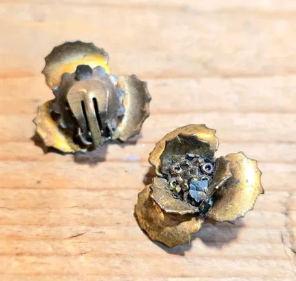 Vintage 70's/80's Flower Clip - On Earrings - Yatva