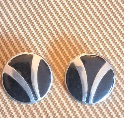 Vintage 80's / 90's Clip on Earrings - Yatva