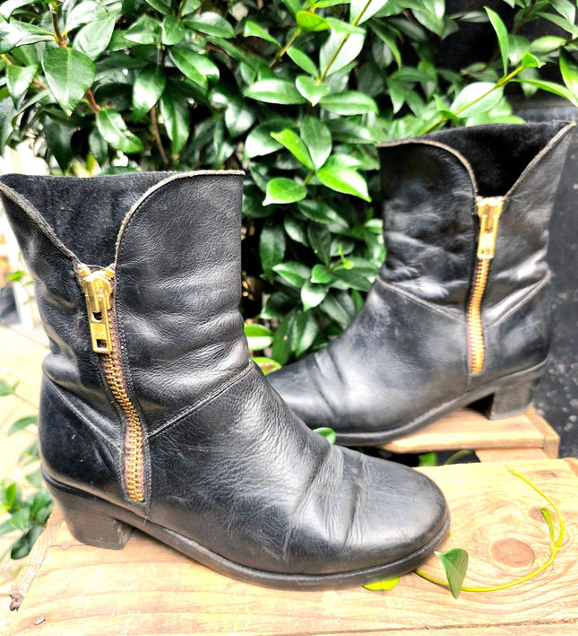 Vintage 80's / 90's Leather Ankle Boots - Yatva
