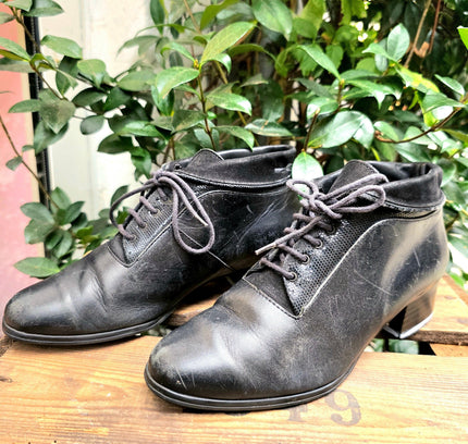 Vintage 80's / 90's Leather Ankle Boots - Yatva