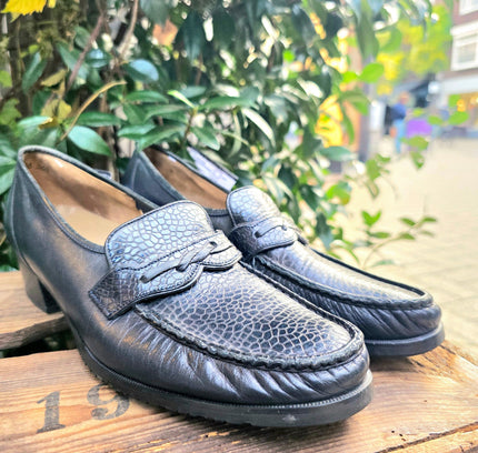 Vintage 80's / 90's Leather Slip on Shoes - Yatva