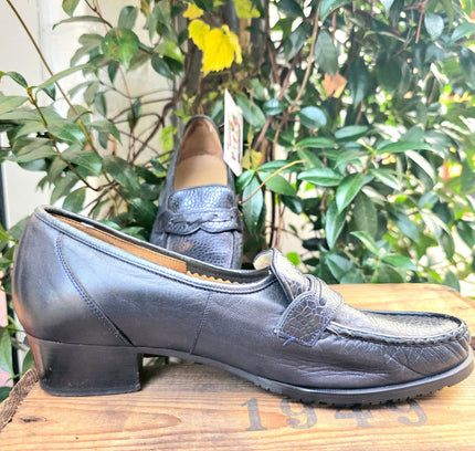Vintage 80's / 90's Leather Slip on Shoes - Yatva