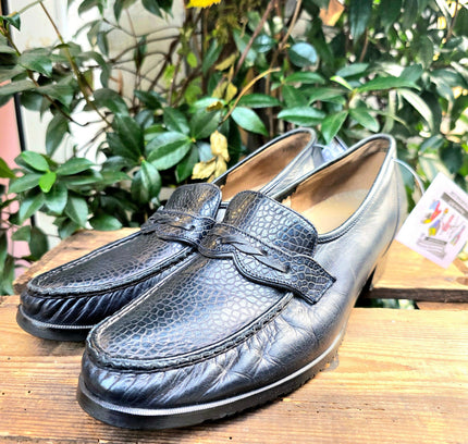 Vintage 80's / 90's Leather Slip on Shoes - Yatva