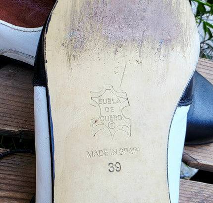 Vintage 80s / 90s Leather Spectator Oxfords | Wingtip Brogue Shoes - Yatva