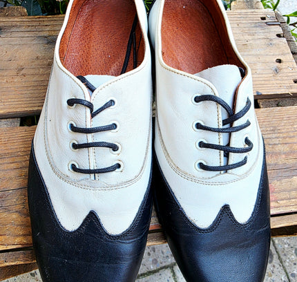 Vintage 80s / 90s Leather Spectator Oxfords | Wingtip Brogue Shoes - Yatva