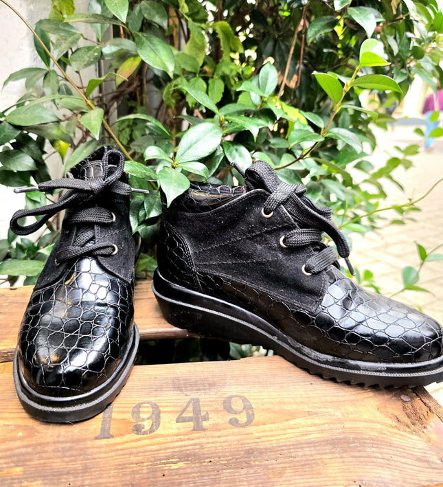 Vintage 80's / 90's Moc Cro Ankle Boots - Yatva