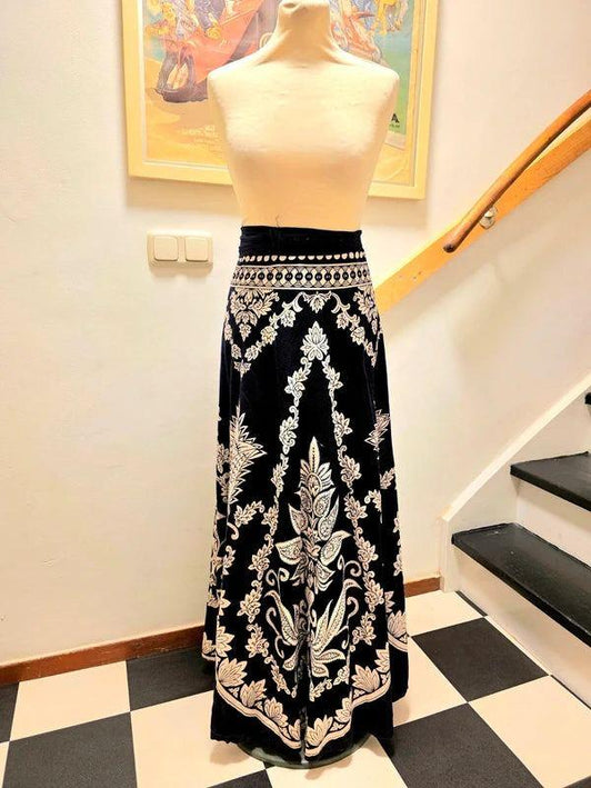 Vintage 80's / 90's Wrap Maxi Skirt - Yatva