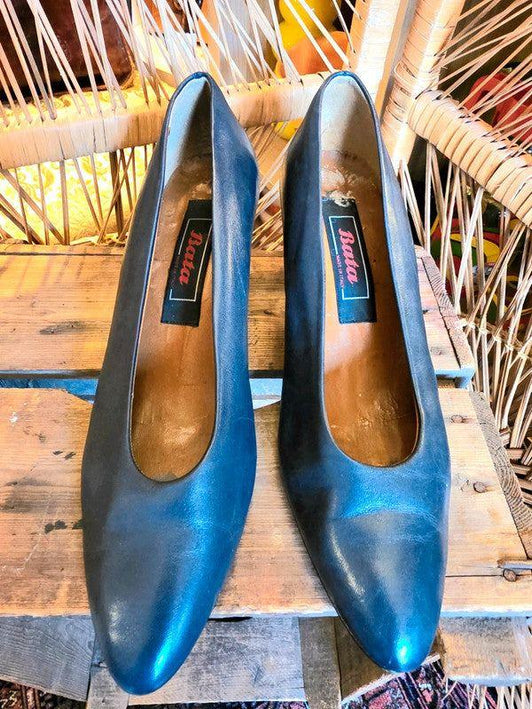 Vintage 80's Bata Shoes - Yatva
