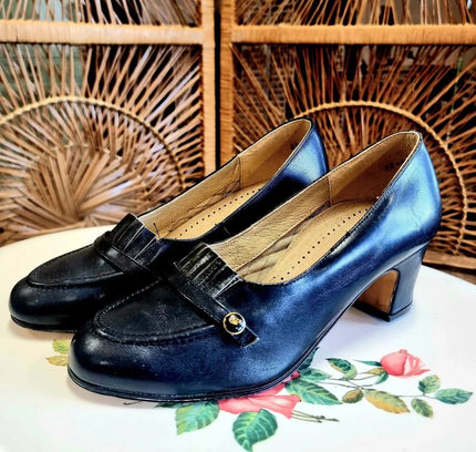 Vintage 80's Bata Shoes - Yatva