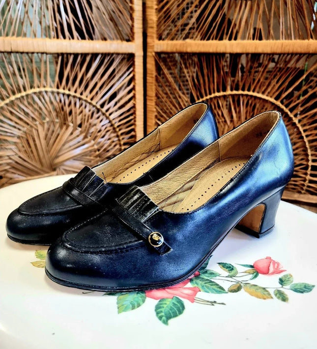 Vintage 80's Bata Shoes - Yatva