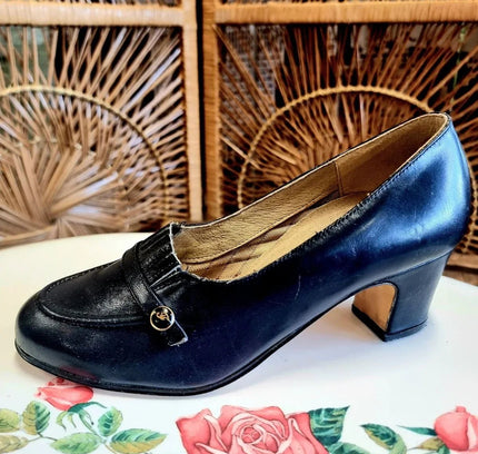 Vintage 80's Bata Shoes - Yatva