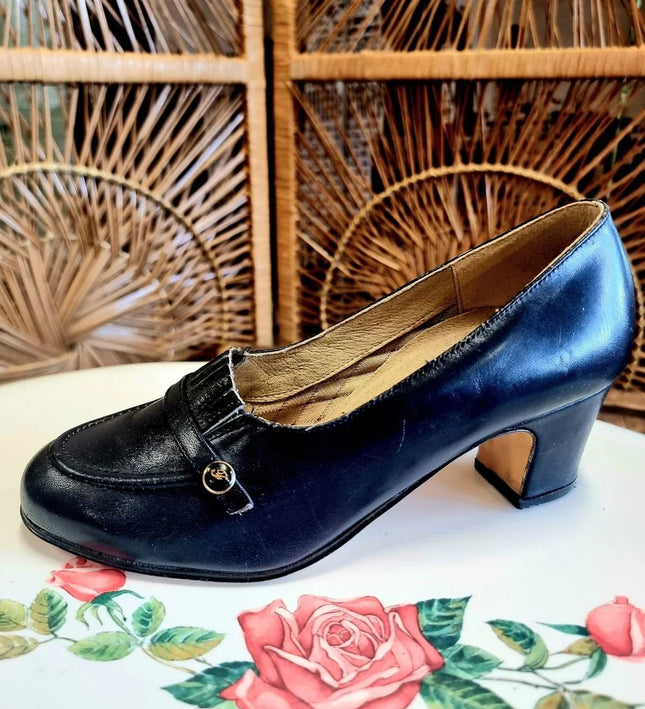 Vintage 80's Bata Shoes - Yatva