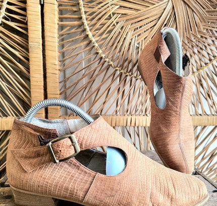 Vintage 80s Bladelli Ankle Boots - Yatva