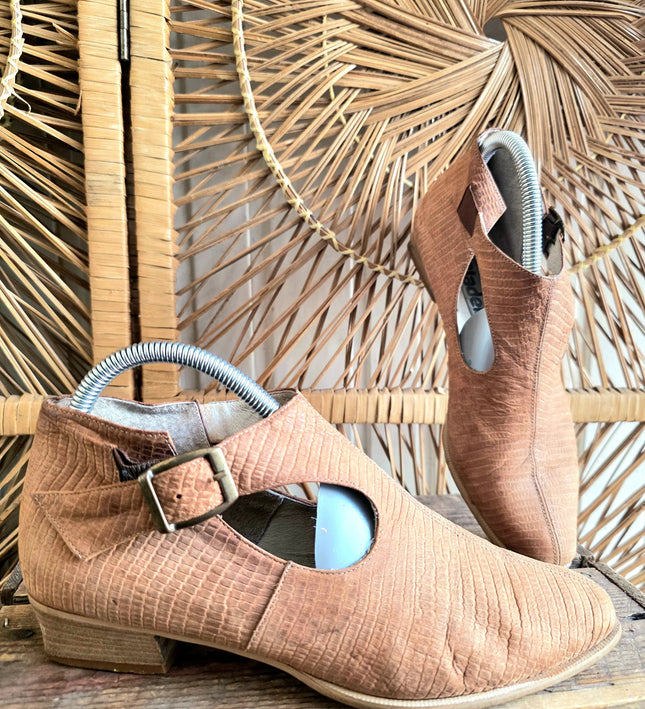 Vintage 80s Bladelli Ankle Boots - Yatva