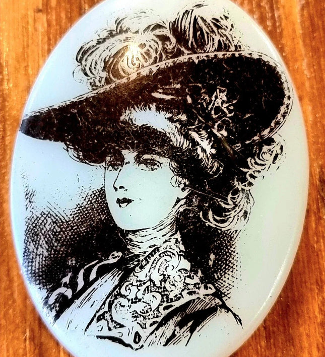 Vintage 80's Brooch - Yatva