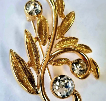 Vintage 80s Brooch - Yatva