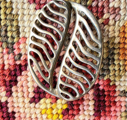 Vintage 80's Brooch - Yatva