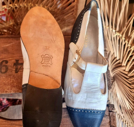 Vintage 80s Buckles Shoes - Yatva