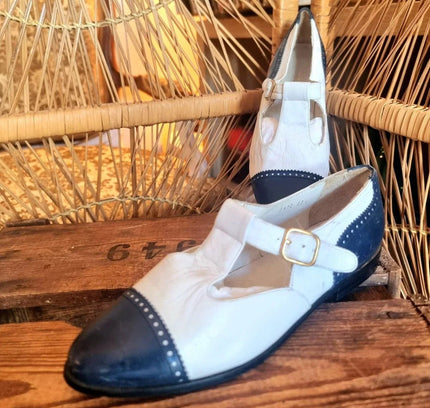 Vintage 80s Buckles Shoes - Yatva