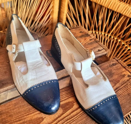 Vintage 80s Buckles Shoes - Yatva