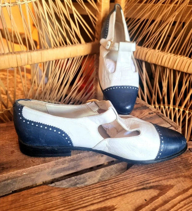 Vintage 80s Buckles Shoes - Yatva