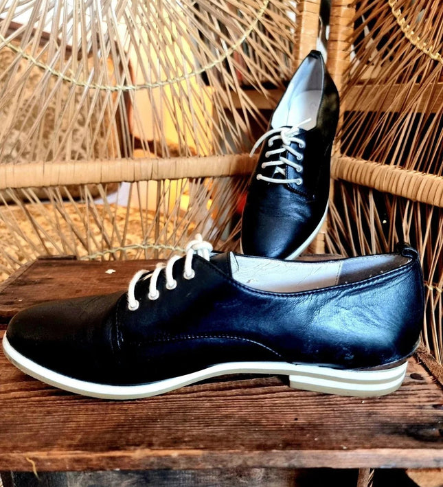 Vintage 80s Calvin Klein Trainers - Yatva