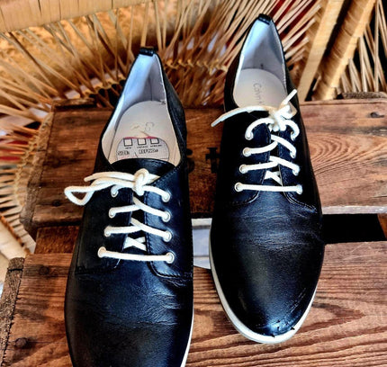 Vintage 80s Calvin Klein Trainers - Yatva