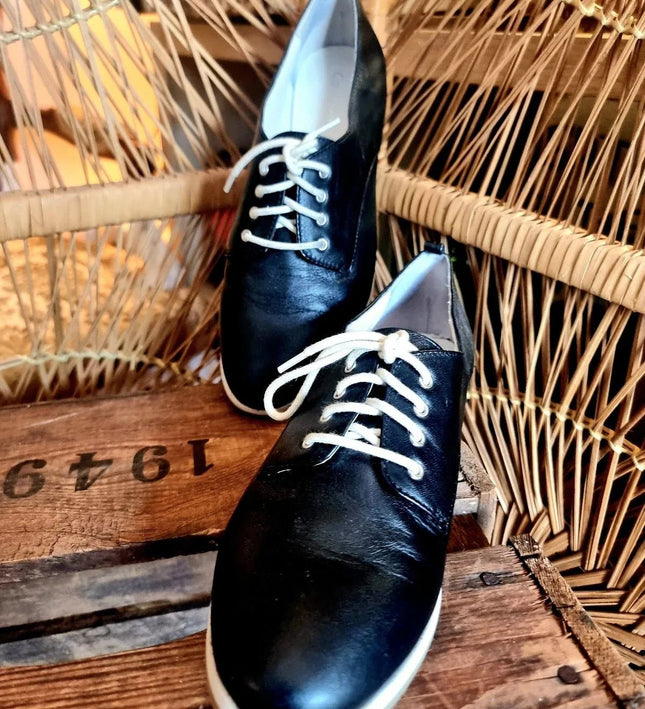 Vintage 80s Calvin Klein Trainers - Yatva